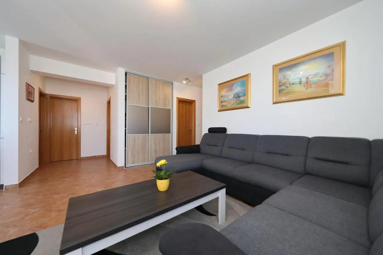 Apartment Dora Preko