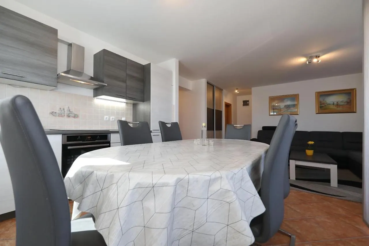 Apartment Dora Preko Kroatien