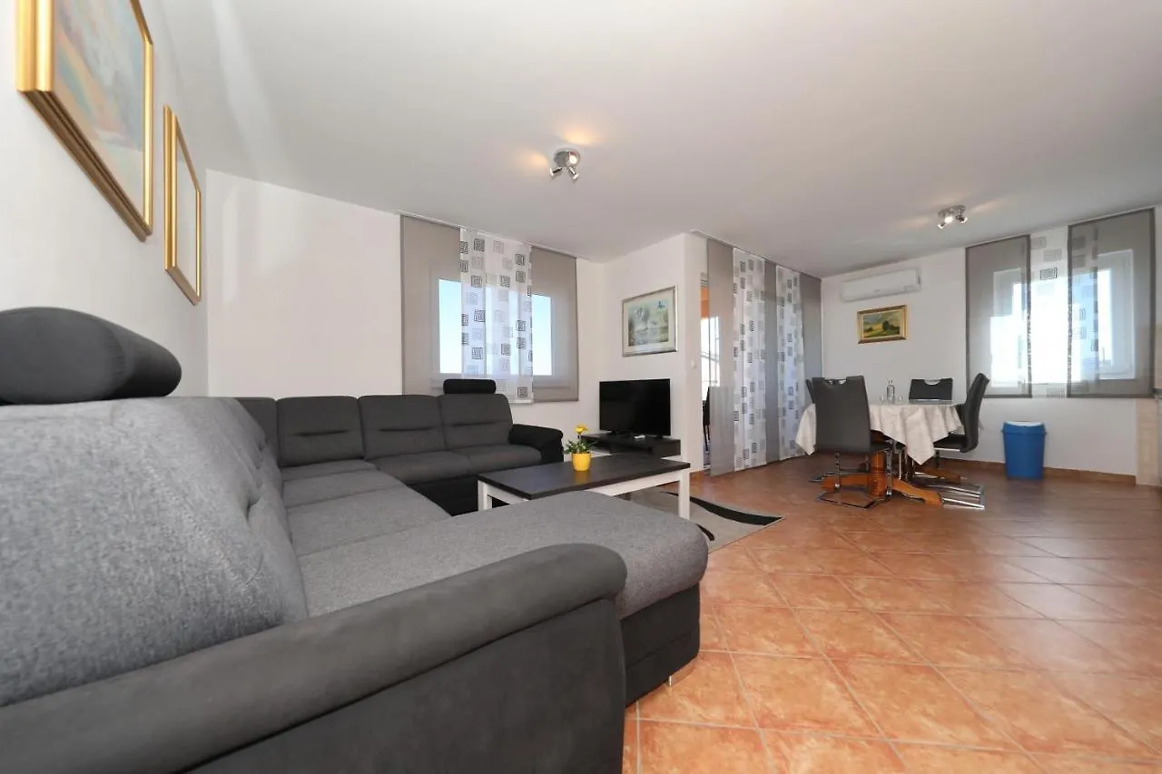 Apartment Dora Preko