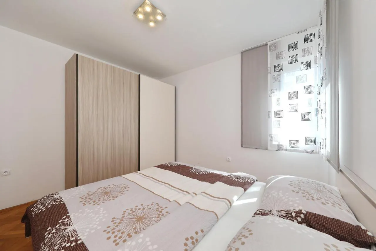 Apartment Dora Preko