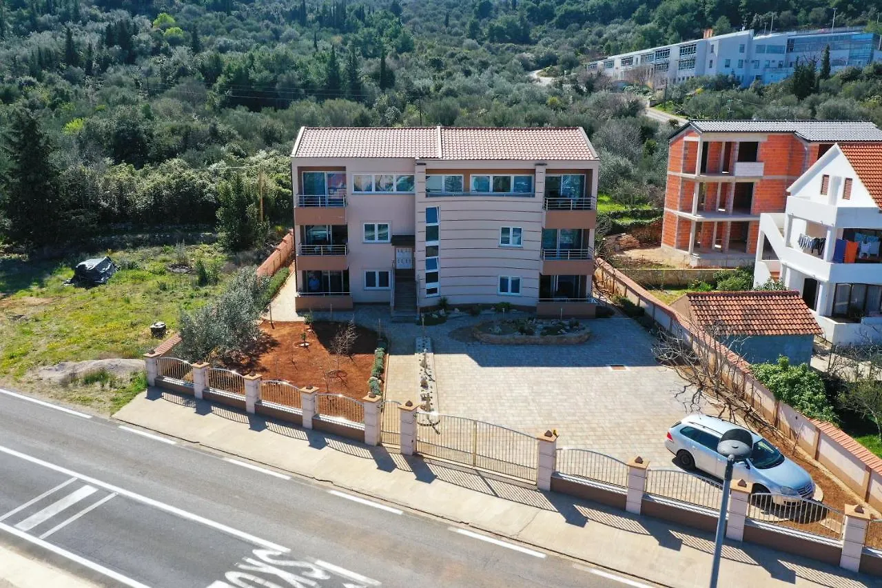 Apartment Dora Preko 0*,