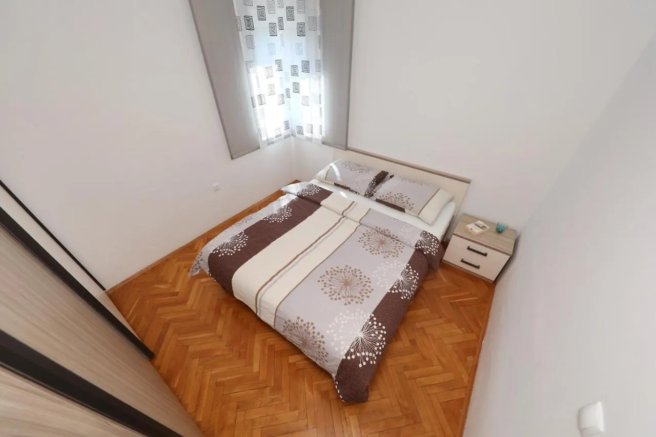 Apartment Dora Preko