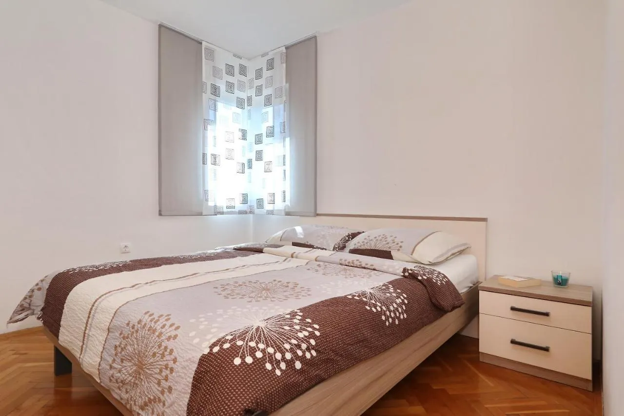 Apartment Dora Preko