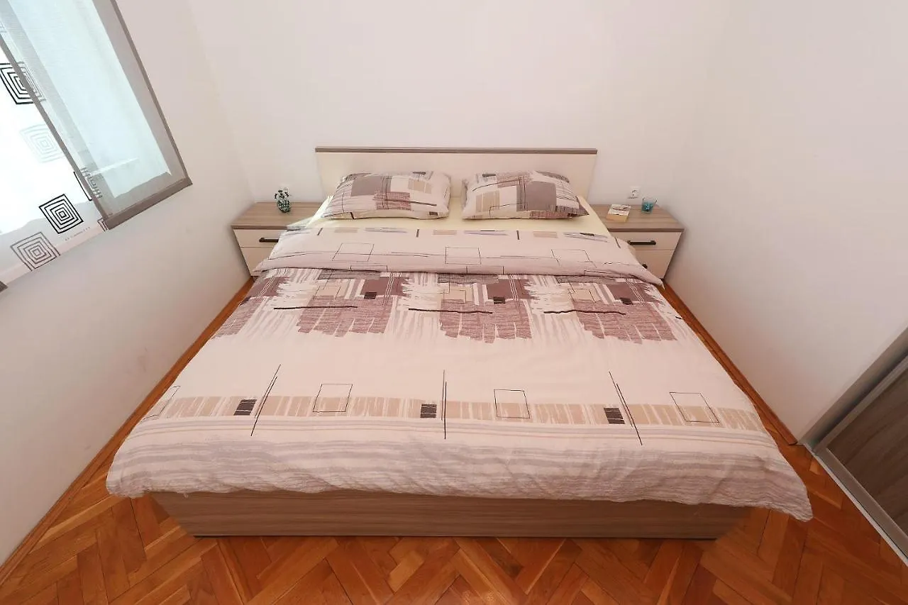 Apartment Dora Preko Kroatien