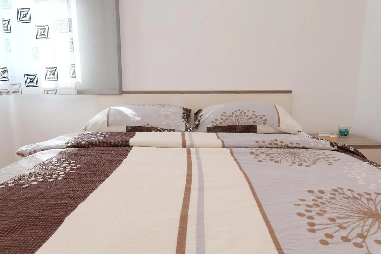 Apartment Dora Preko 0*,  Kroatië