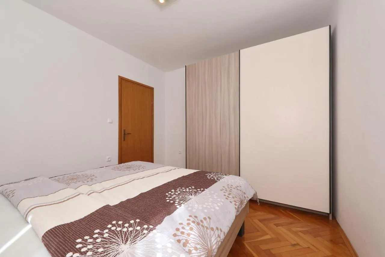 Apartment Dora Preko