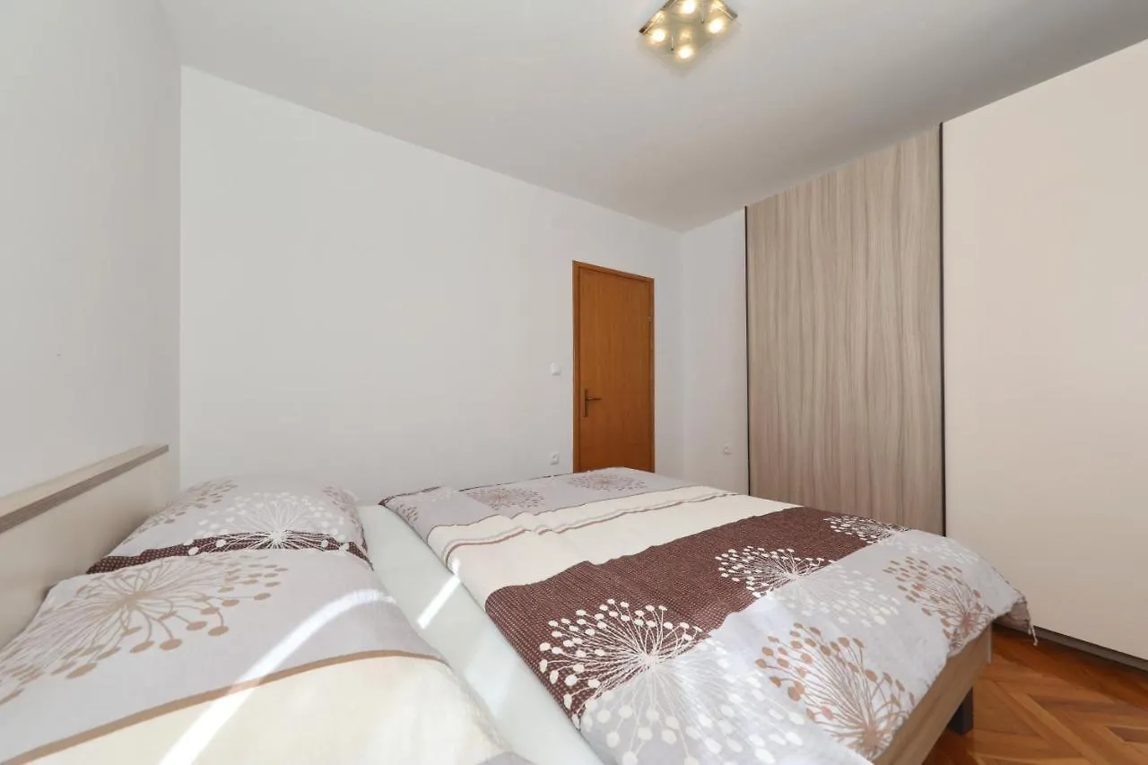 Apartment Dora Preko